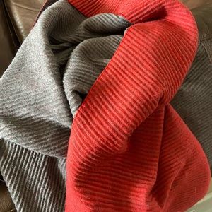 Two toned accordion scarf